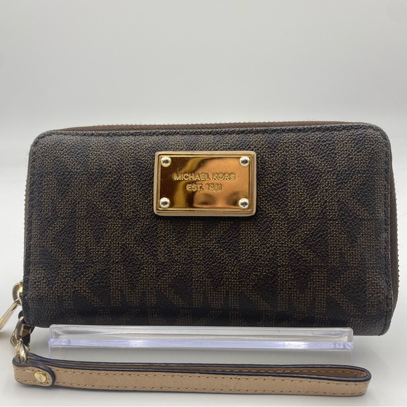 Michael Kors Zip Wallet in MK PrInt and wristlet. GUC - Picture 1 of 12